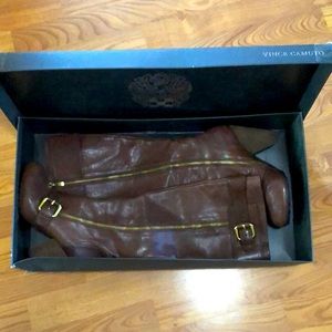 Vince Camuto VC-Briva Heeled Boot. Size 8, EUC